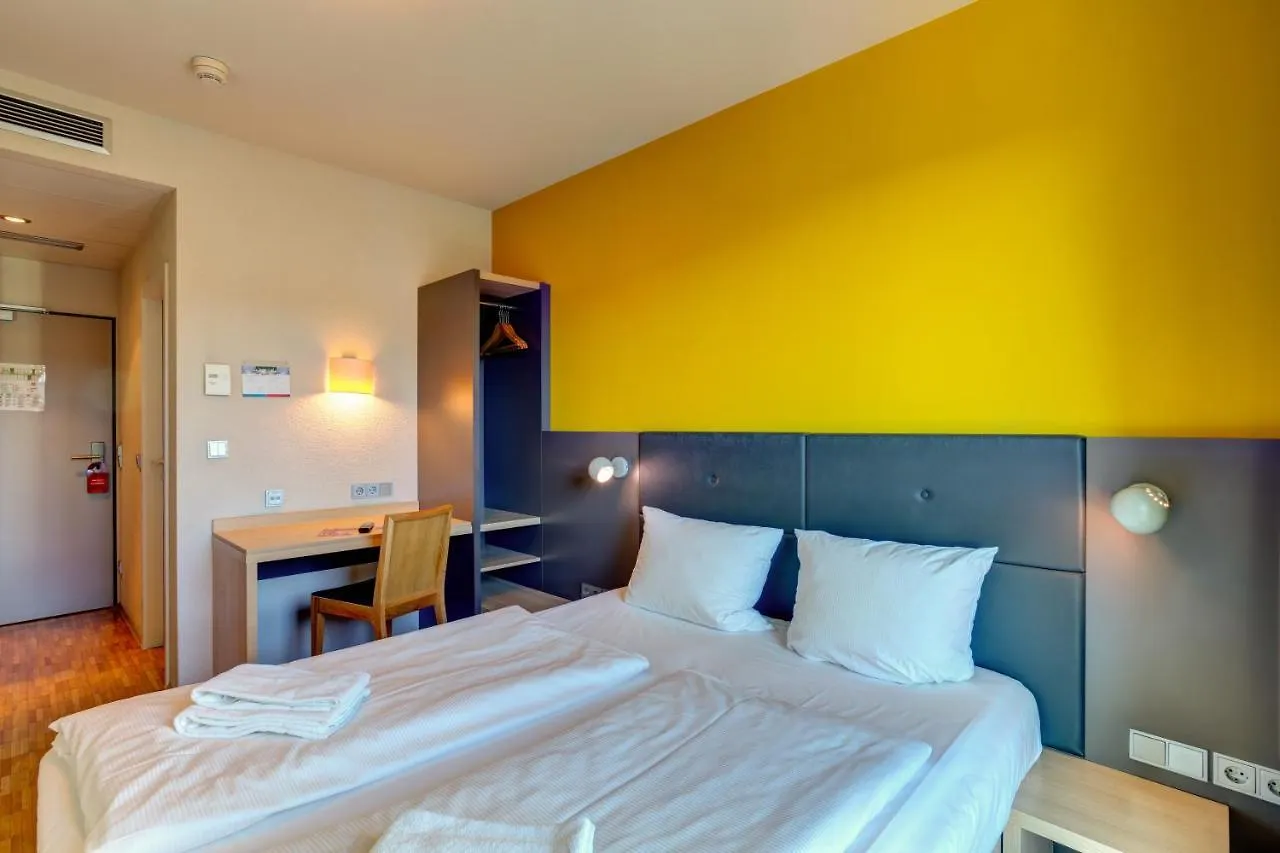 Meininger Hotel Frankfurt/Main Messe Frankfurt am Main 3*,